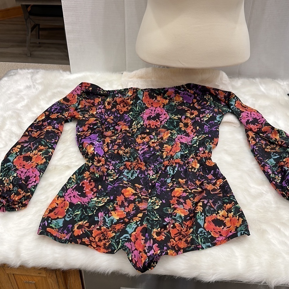 Show me your mumu made in USA black orange/pink/yellow/green shorts romper md - Picture 14 of 14